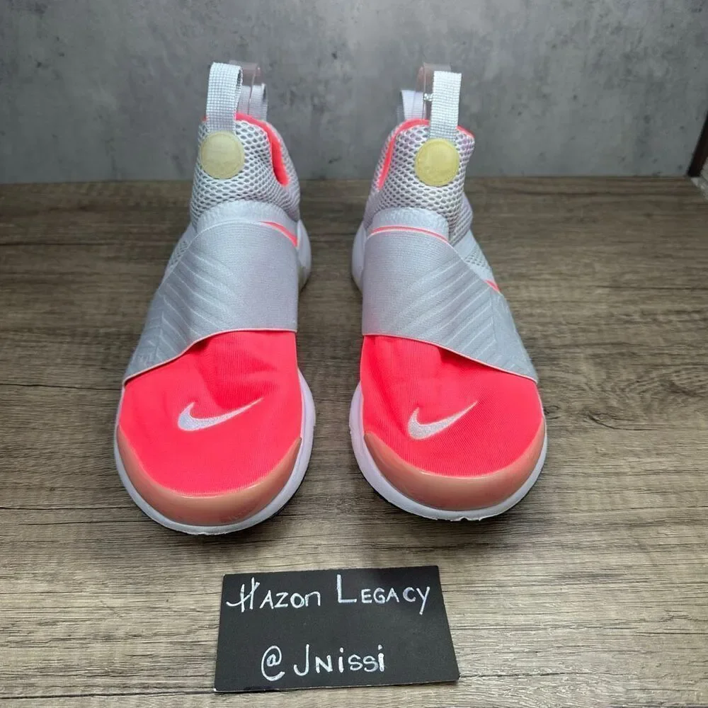 Nike~Girl’s~Presto Extreme Supreme Hot Pink with Gray Strap~Size‎ 7Y